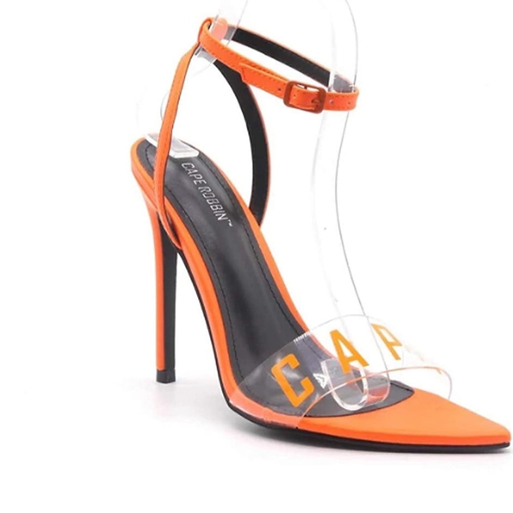 NEW with box Orange Cape Robbin Pointed Heels, Size 7.5